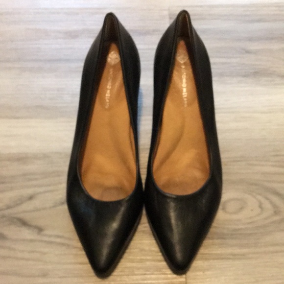 Elegant Black Women's Pumps by Antonio Melani Size 7 - Picture 2 of 5